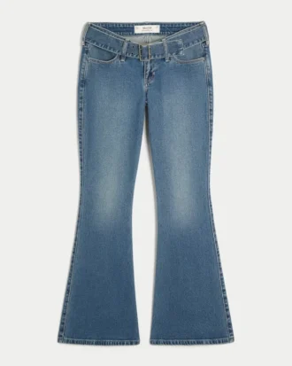 Ultra lavt sittende mørkvasket jeans med belte og utvidet ben