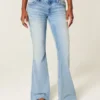 Ultra lavt sittende, slitt, lysvasket jeans med paljetter