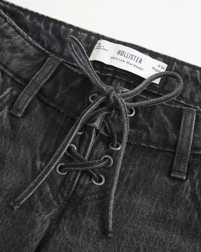 Ultra lavt sittende, vasket, svart baggy jeans med snøring
