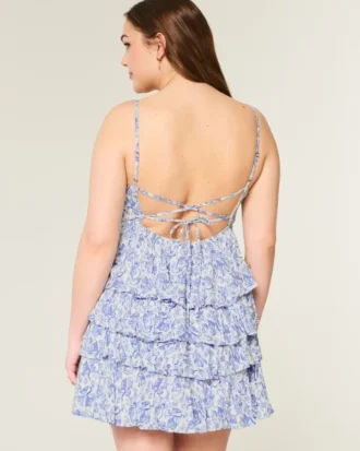 V-hals med volanger, babydoll minikjole