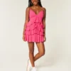 V-hals med volanger, babydoll minikjole