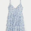 V-hals med volanger, babydoll minikjole