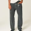 Vasket svart løs jeans
