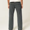 Vasket svart løs jeans