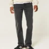 Vasket svart rett jeans