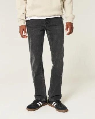 Vasket svart rett jeans