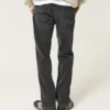 Vasket svart rett jeans